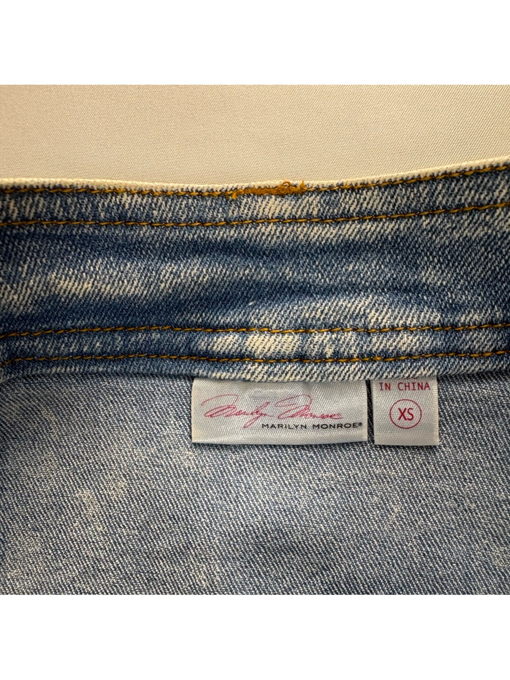 Marilyn Monroe Button Front Denim Pencil Skirt XS Acid Wash Stretch - Picture 3 of 9